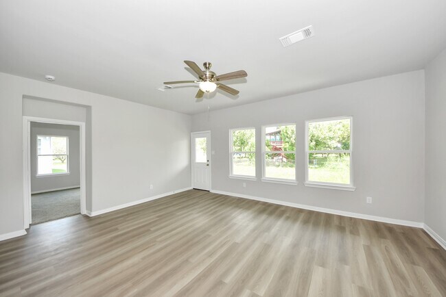 Building Photo - 638 Stovall Dr