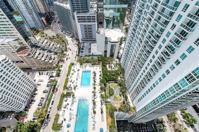 Building Photo - 950 Brickell Bay Dr
