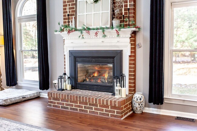 Building Photo - Move In Ready 4 Bedroom House in Yorktown!