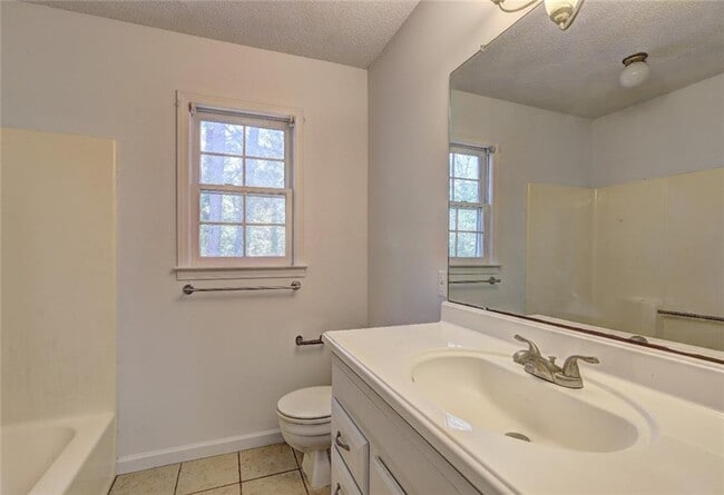 Building Photo - 164 Windermere Cir