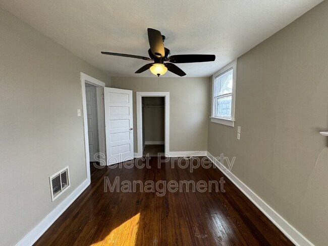 Building Photo - 1230 W Wildwood Ave