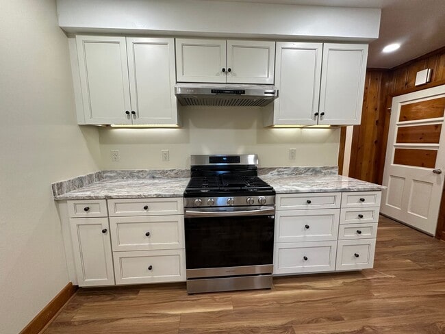 Building Photo - Spacious brick house in Lynchburg!