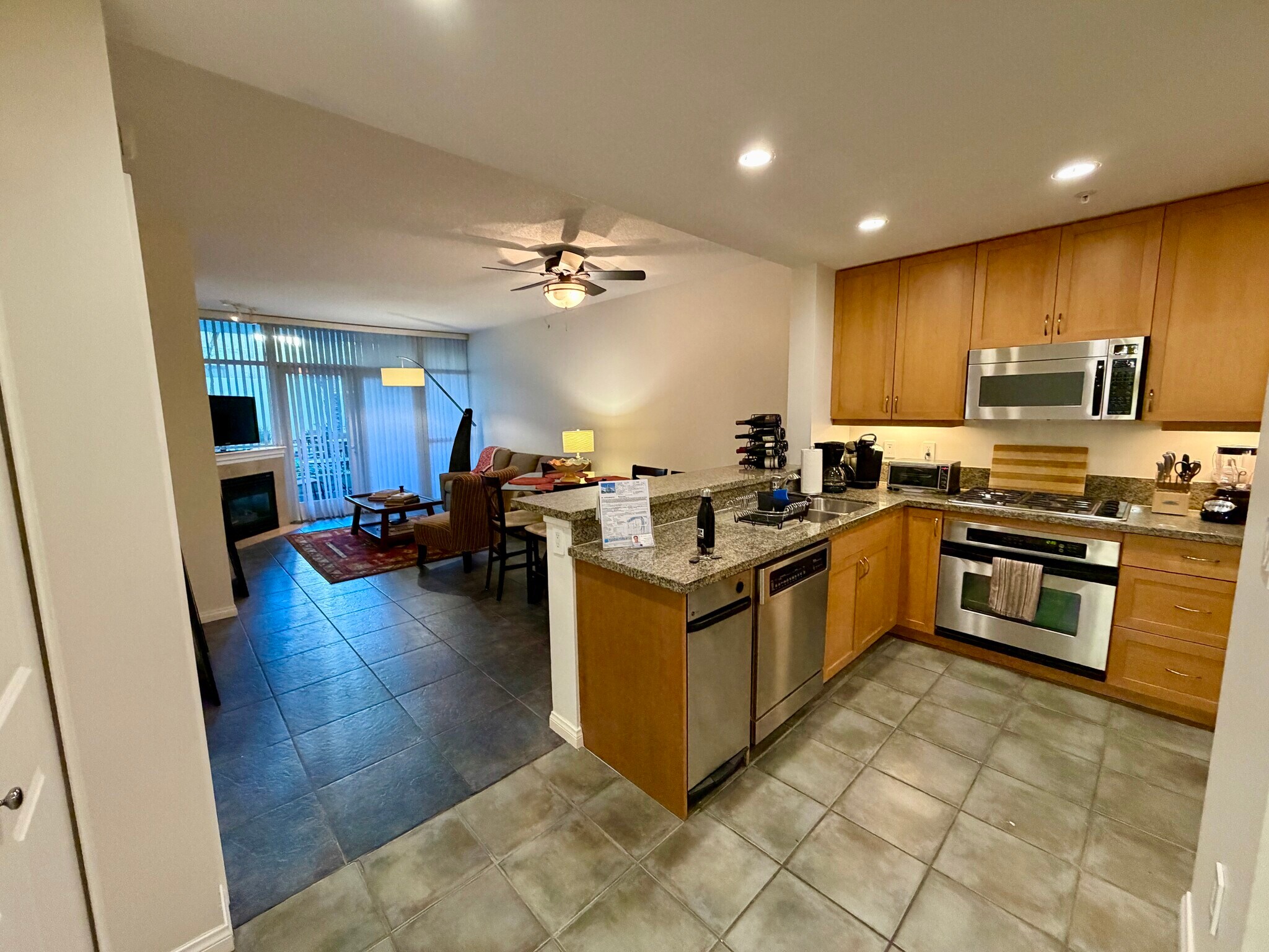 Building Photo - 850 Beech St