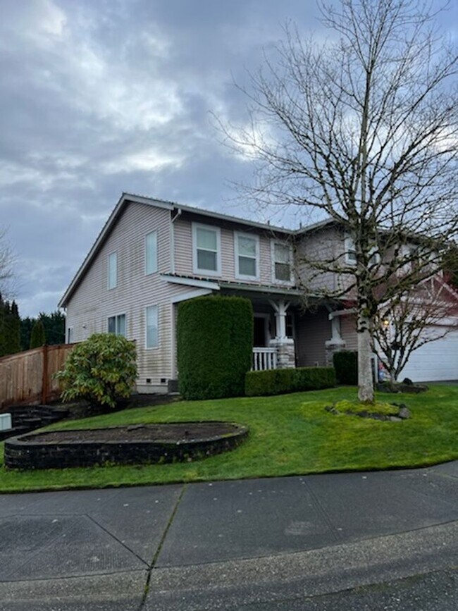 Building Photo - Snohomish Home on Corner Lot!
