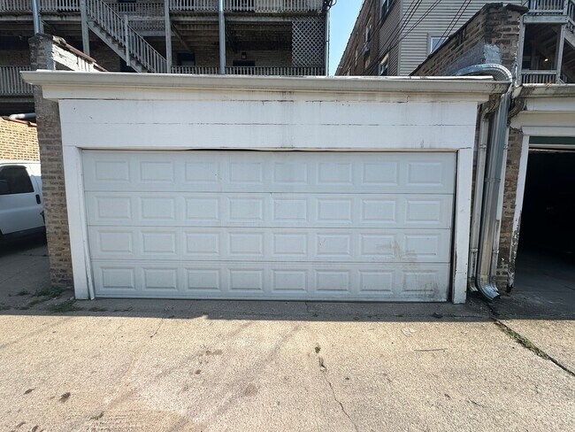 Building Photo - 2310 W Farwell Ave
