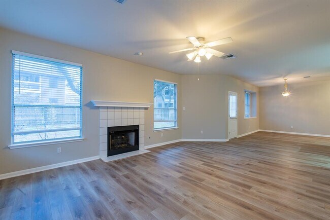 Building Photo - 8421 Cahill Dr
