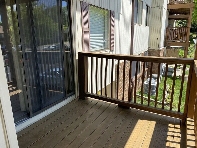 Building Photo - 1531 Springlet Ct