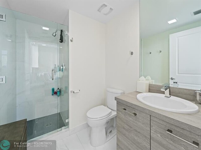 Building Photo - 400 Sunny Isles Blvd
