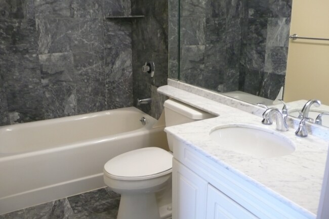 Building Photo - 4 Martine Ave