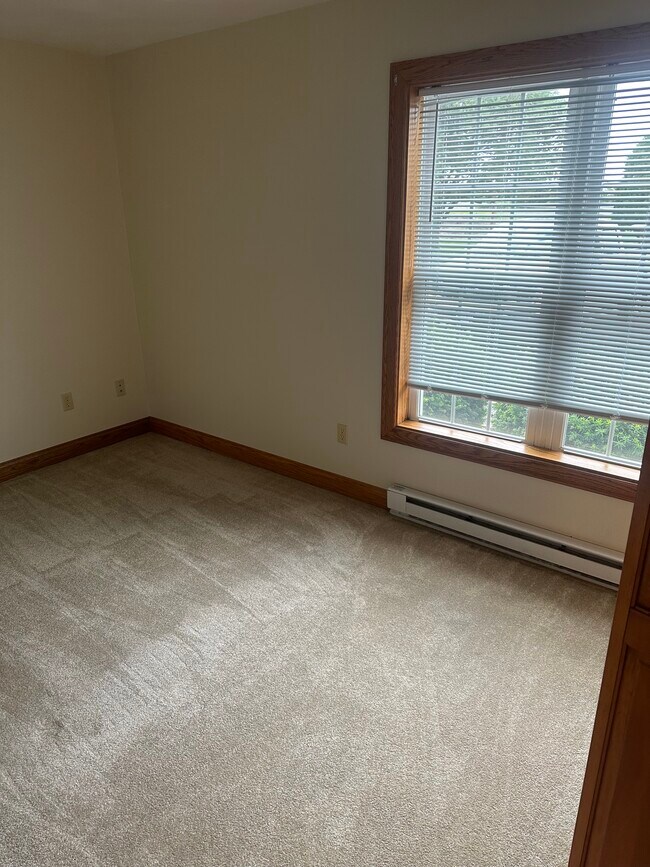 Building Photo - 1085 County Road 4