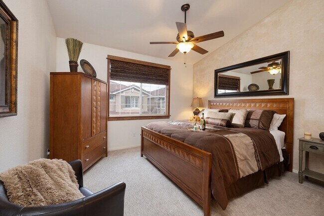 Building Photo - Entertainer's 2 Bd, 2 Bth Furnished Summerlin Condo