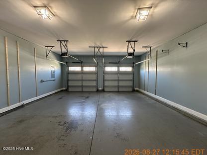 Building Photo - 830 Solomon Dr