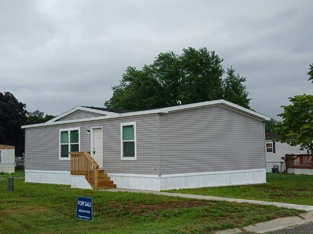 Building Photo - 868 E Commerce St