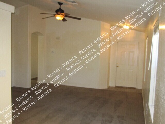 Building Photo - 427 S Sabrina