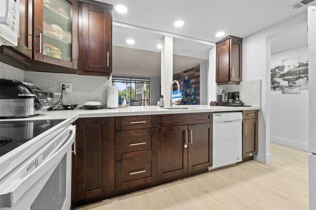 Building Photo - 8700 SW 133rd Avenue Rd