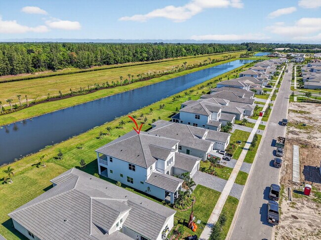 Building Photo - 15120 Wildwood Cir