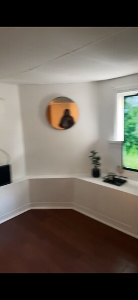 Living room - 4551 N Moody Ave