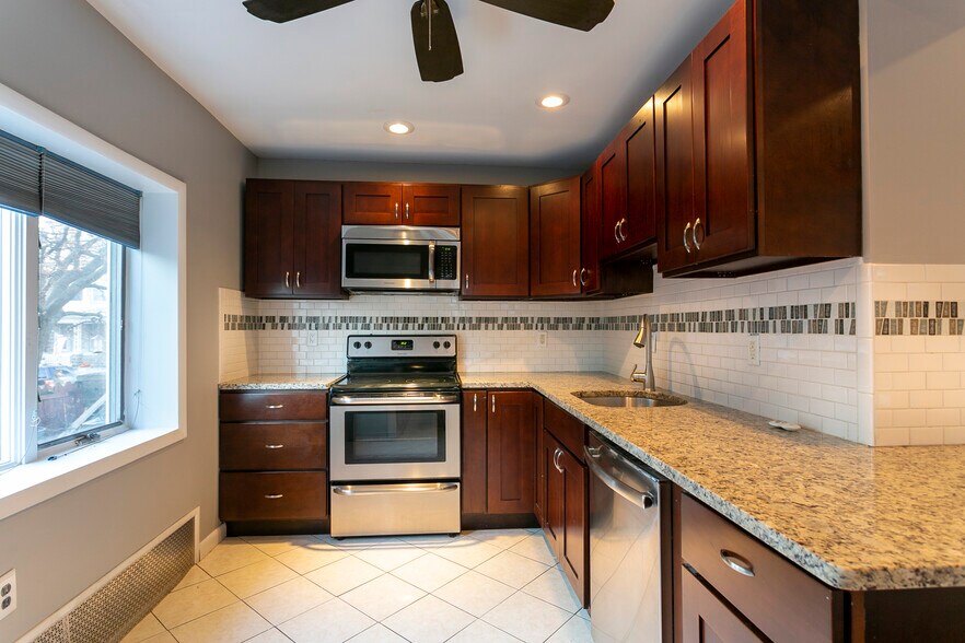 Building Photo - 4238 Pechin St