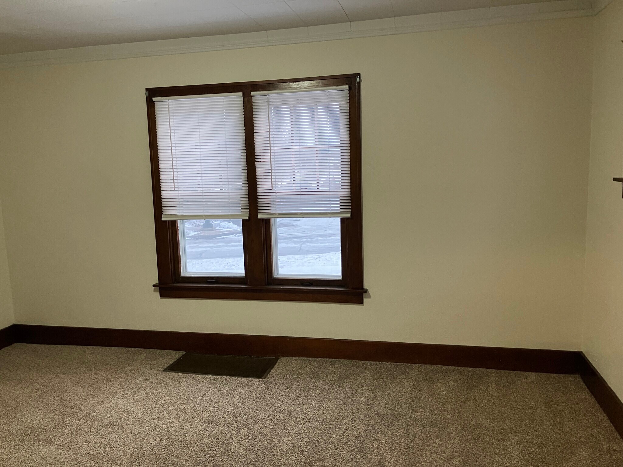 Dining - 222 N Court St