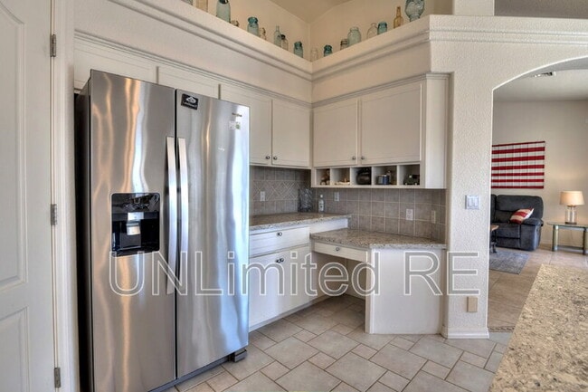 Building Photo - 304 Acoma Blvd S
