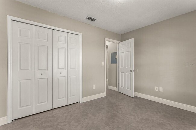 Building Photo - 2024 Trinidad Ct