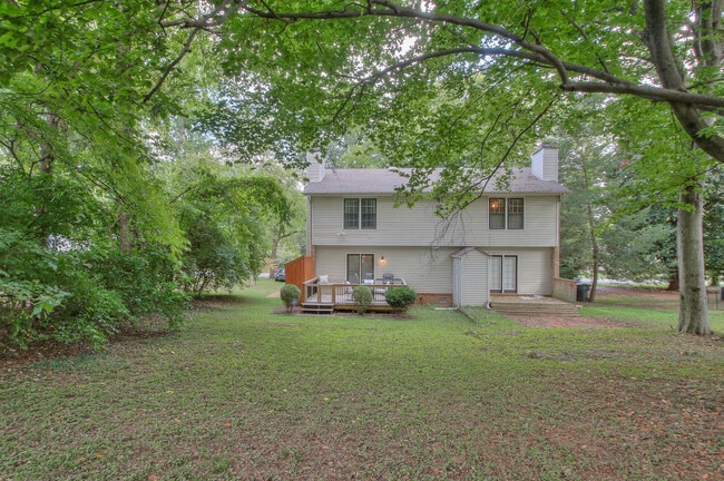 Building Photo - 3321 Lealand Ln