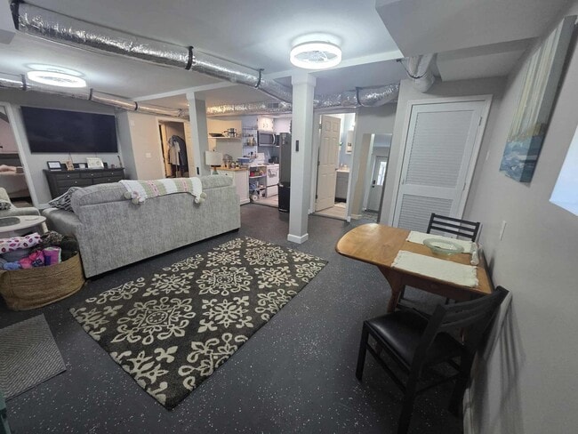 Building Photo - 100 9th Ave