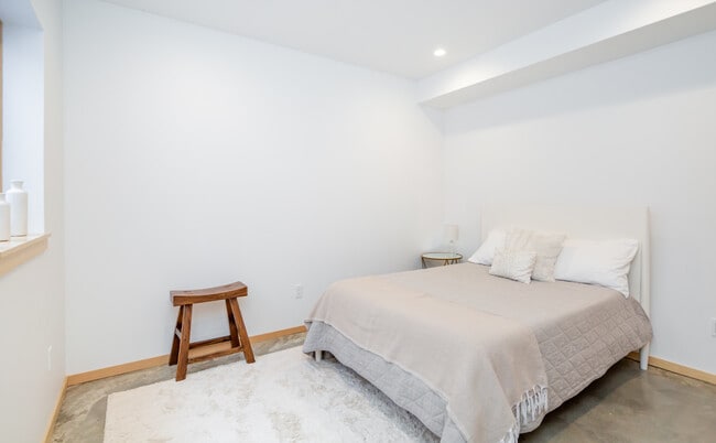 Building Photo - 22 St Mary's Rd