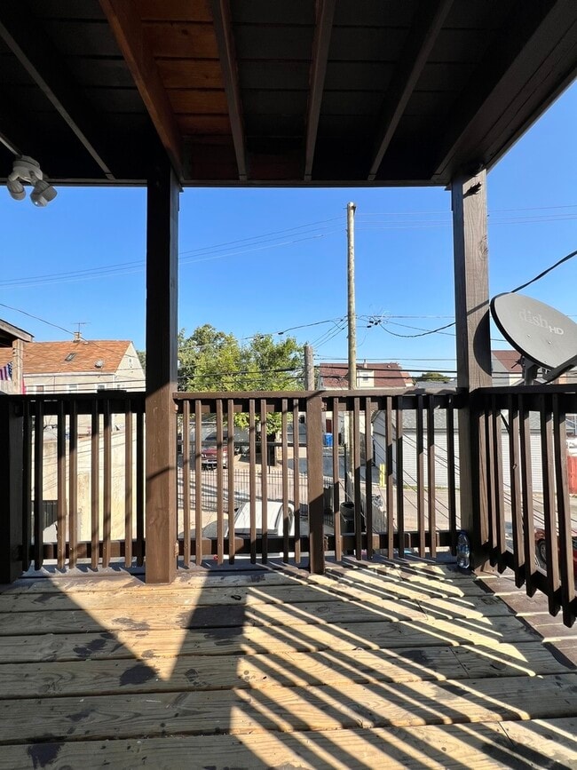Building Photo - 5714 W Grand Ave