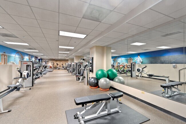 Building Photo - 440 N McClurg Ct