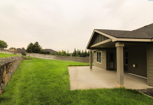 Building Photo - 3 bedroom, 2 bath home in Pasco