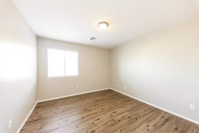 Building Photo - 1465 S 230th Dr