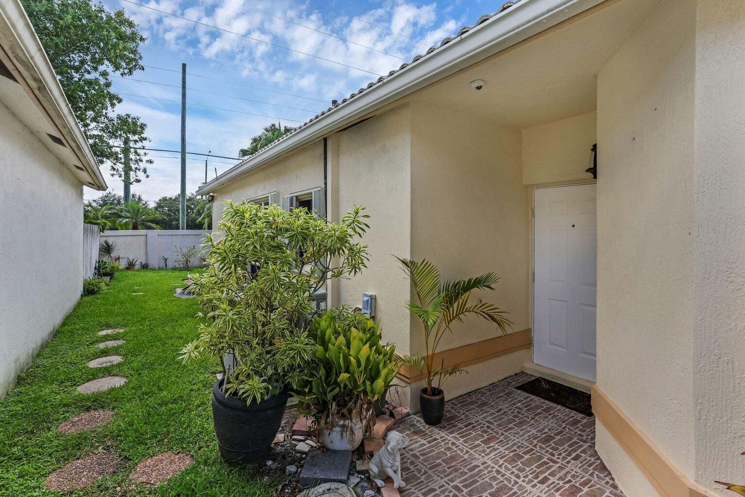 Building Photo - 7607 Colony Lake Dr