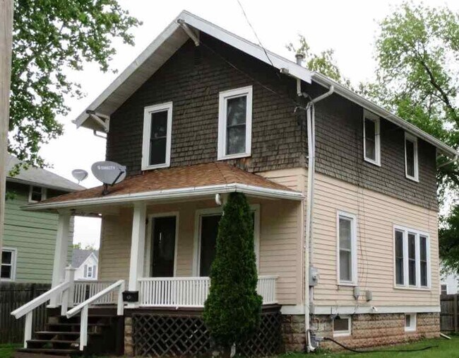 308 Van St 308 Van St Neenah WI 54956 Apartment Finder