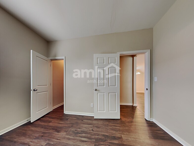 Building Photo - 123 Brookhaven Rd