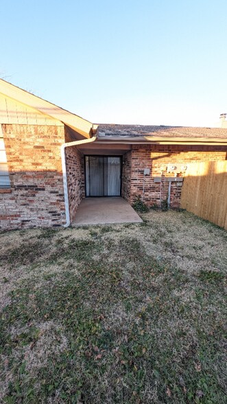 Building Photo - 7126 NW 115th St