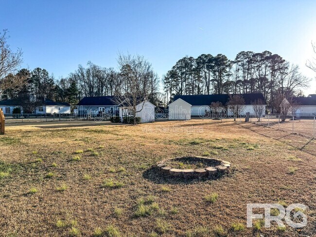 Building Photo - 103 Thomick Pl