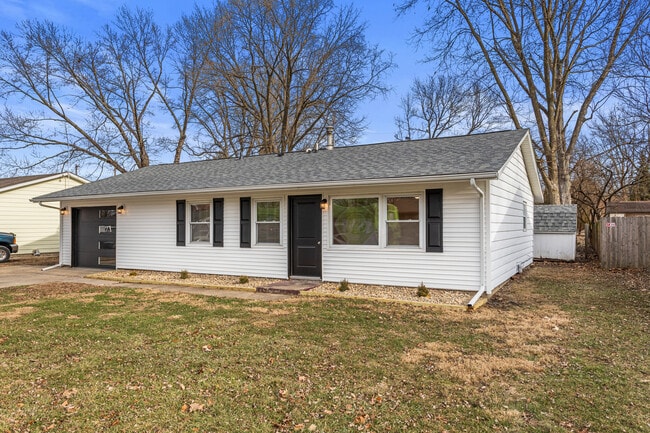 Building Photo - 1710 Crescent Dr