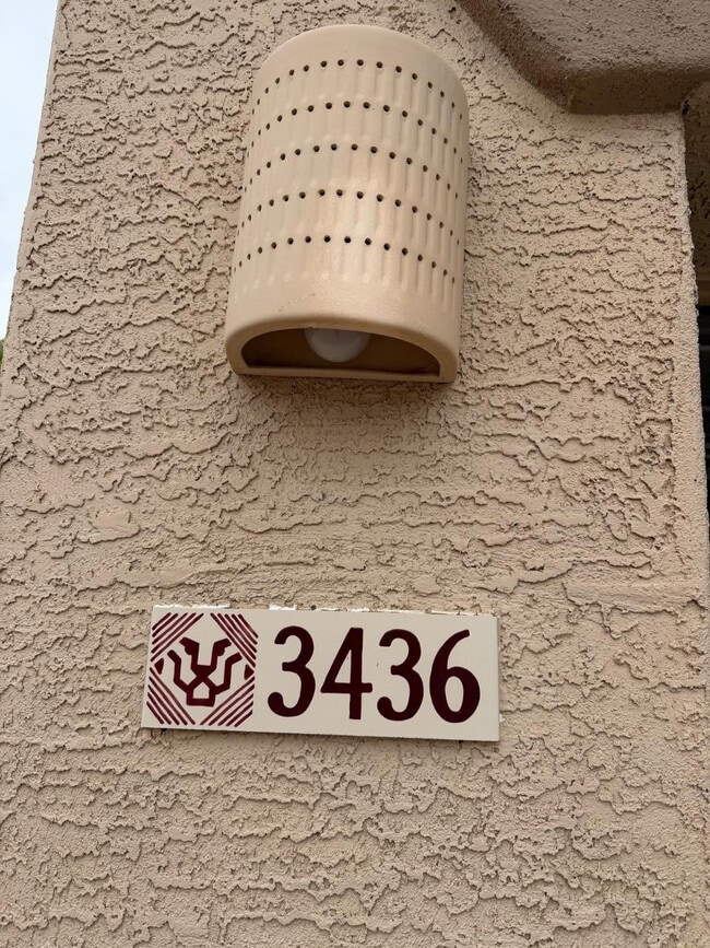 Building Photo - 3436 E Casa Mader Dr