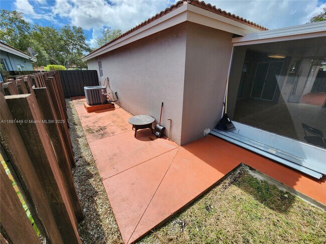 Building Photo - 11281 SW 247th Ter