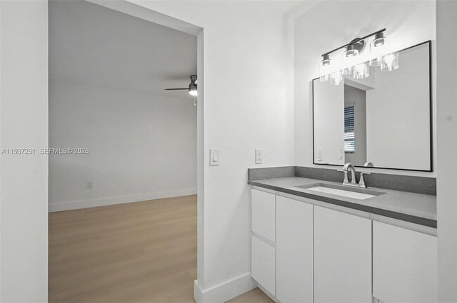 Building Photo - 12224 SW 52nd Pl