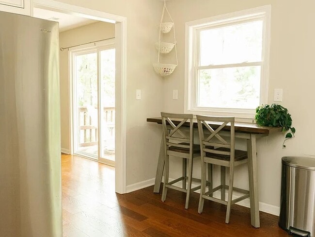 Building Photo - 15 Woodstock Ln