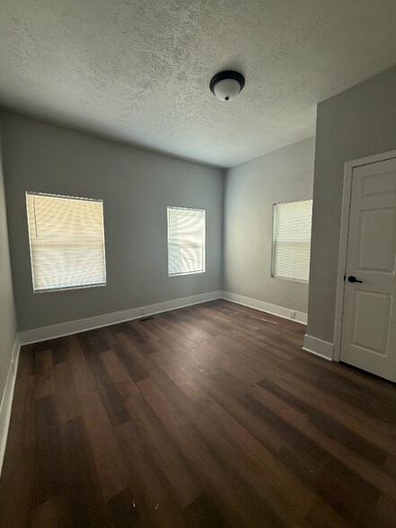 Building Photo - 4402 Immanuel St SW