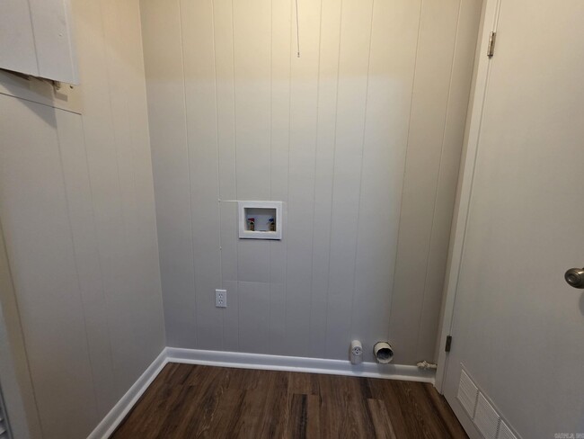 Building Photo - 3 Apache Dr