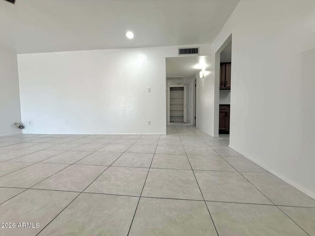 Building Photo - 1500 W Rio Salado Pkwy