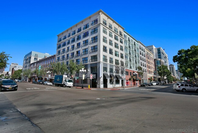 Building Photo - 450 J St
