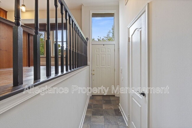 Building Photo - 3915 Green Look Ct