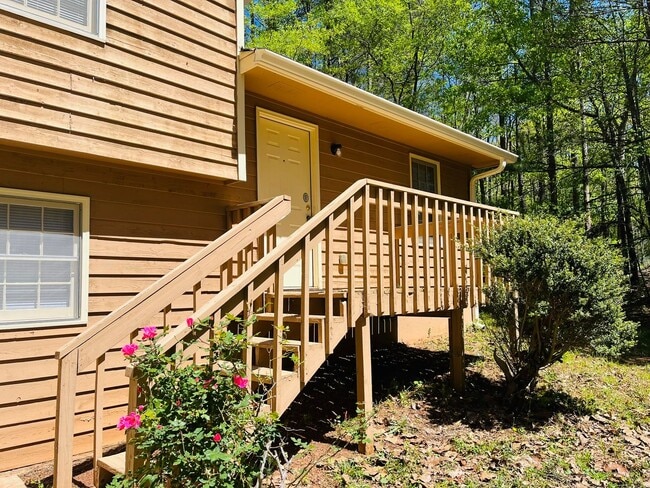 Building Photo - Great location, large wooded and fenced ya...