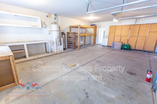 Building Photo - 16627 W McKinley St