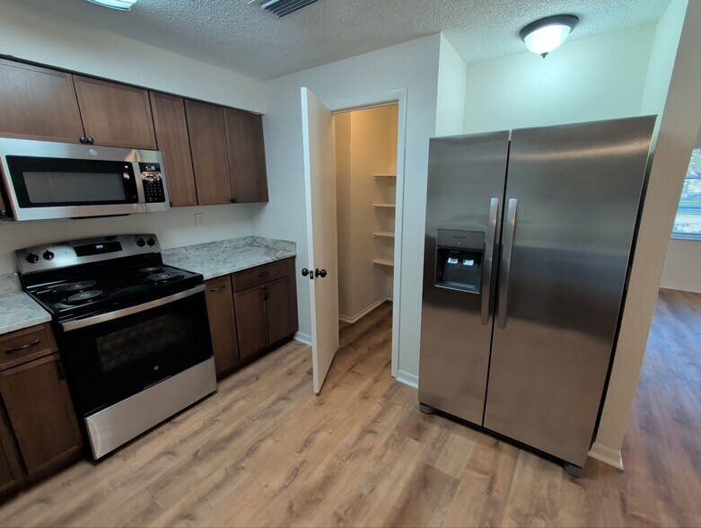 Building Photo - 9205 N Fawn Way